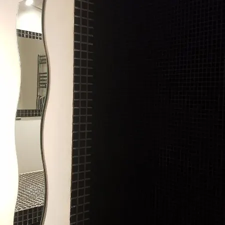 Les Pieds Dans L'eau 툴롱